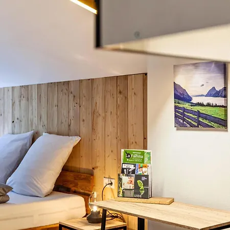 By Blahut Vacation - Dg * Έρβαλντ